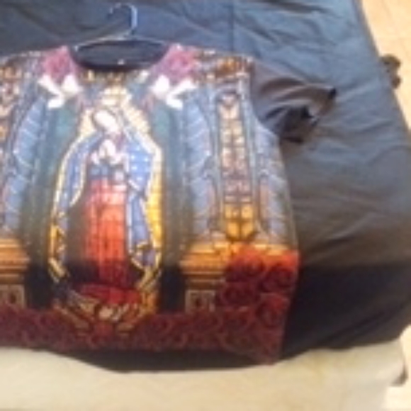 Victorious Los Angeles t-shirt with Mary and Jesus - Picture 5 of 8